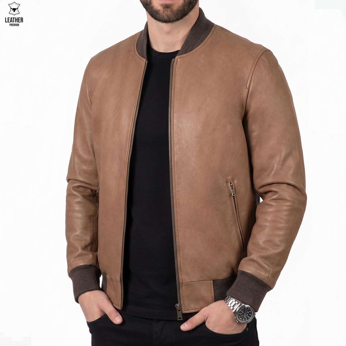 Bomber en cuir d'agneau Camel pour homme 3 Bomber en cuir d'agneau camel porté ouvert, vue de trois quarts
