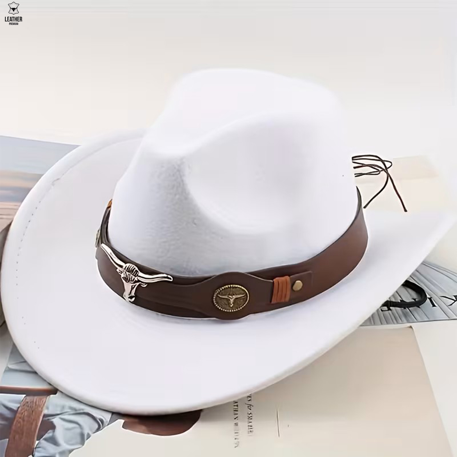 Chapeau de cowboy classique Blanc western élégant avec ceinture style western cowboy – photo 1